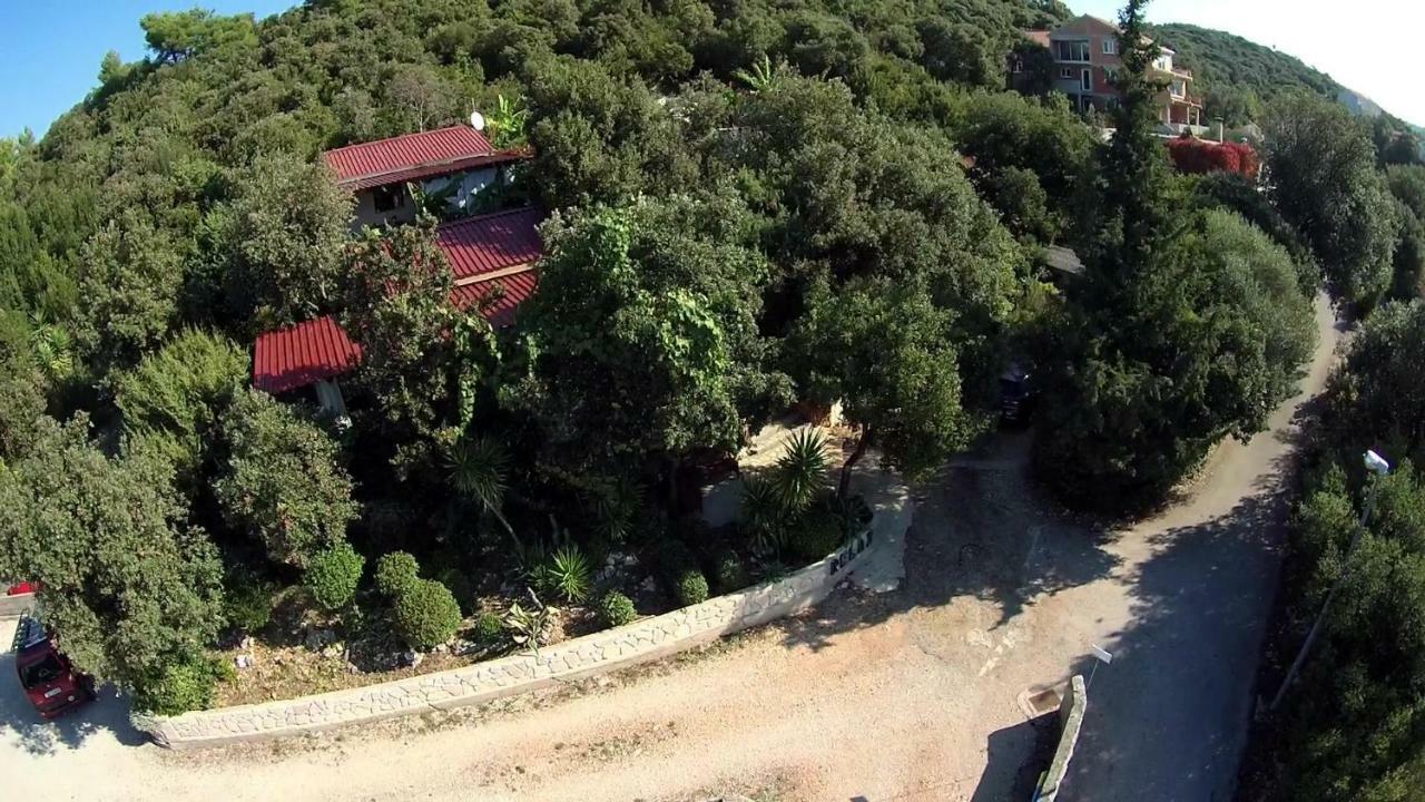 Relax Tiny Villas 40 Meters Of The Beach Zrnovo Exterior foto